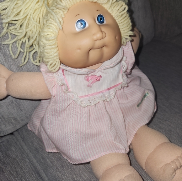 Vintage Cabbage Patch Kid Blonde Yarn Hair Green Eyes 1978,1982 - Picture 5 of 16
